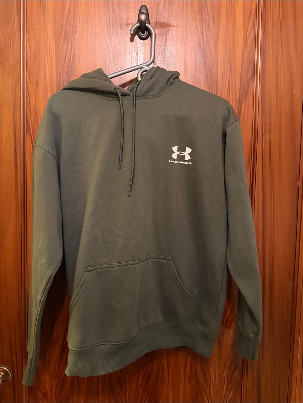 Under Armour Men's size medium. Hoodie in Olive